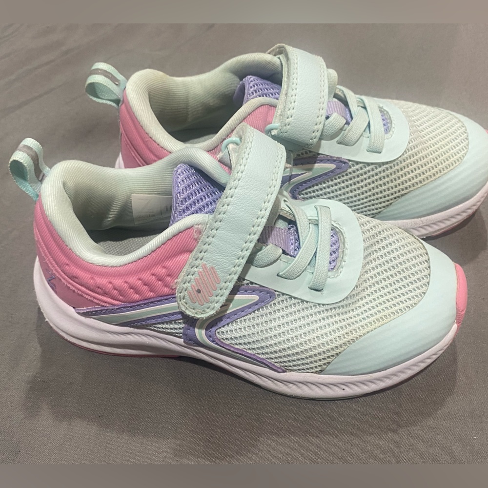 Girl shoes size 10